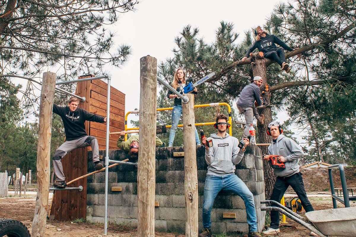 Je leert werken in een gedreven team, Je gaat te werk op een unieke locatie, Mogelijkheid tot surfen, Je maakt nieuwe vrienden, 