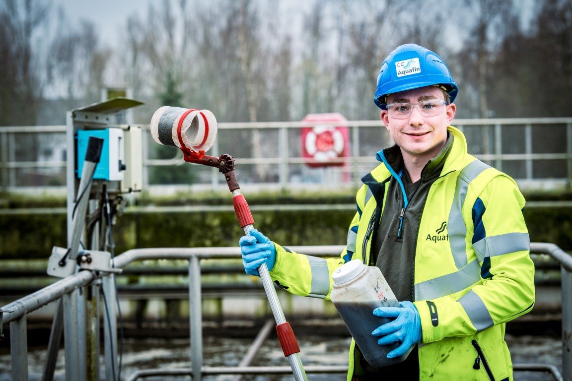 Waterzuivering is een unieke activiteit in Vlaanderen! Je ziet het resultaat van je werk rechtstreeks in de beek lopen en de fauna en flora herleven., 